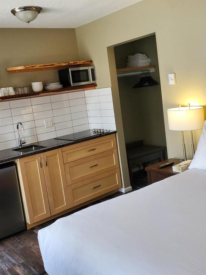Alpine Inn & Suites Νέλσον Εξωτερικό φωτογραφία
