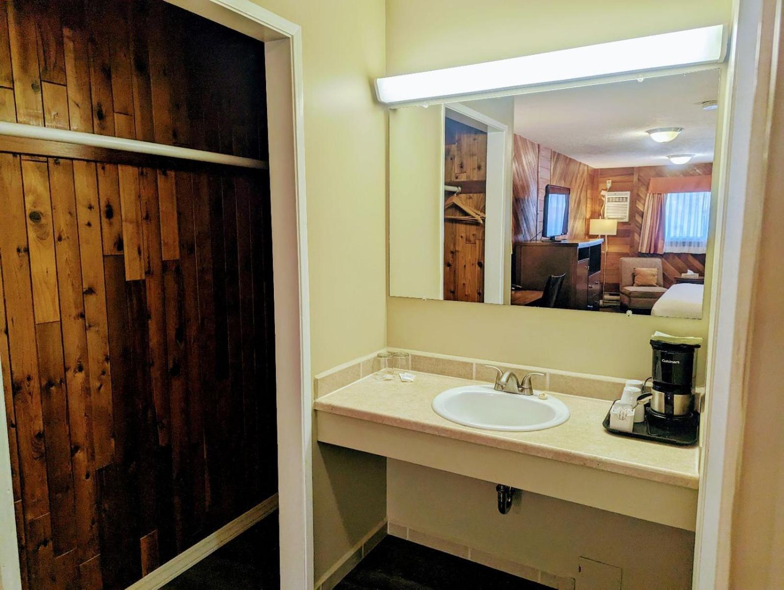 Alpine Inn & Suites Νέλσον Εξωτερικό φωτογραφία