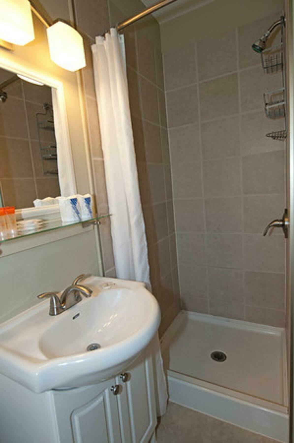 Alpine Inn & Suites Νέλσον Εξωτερικό φωτογραφία