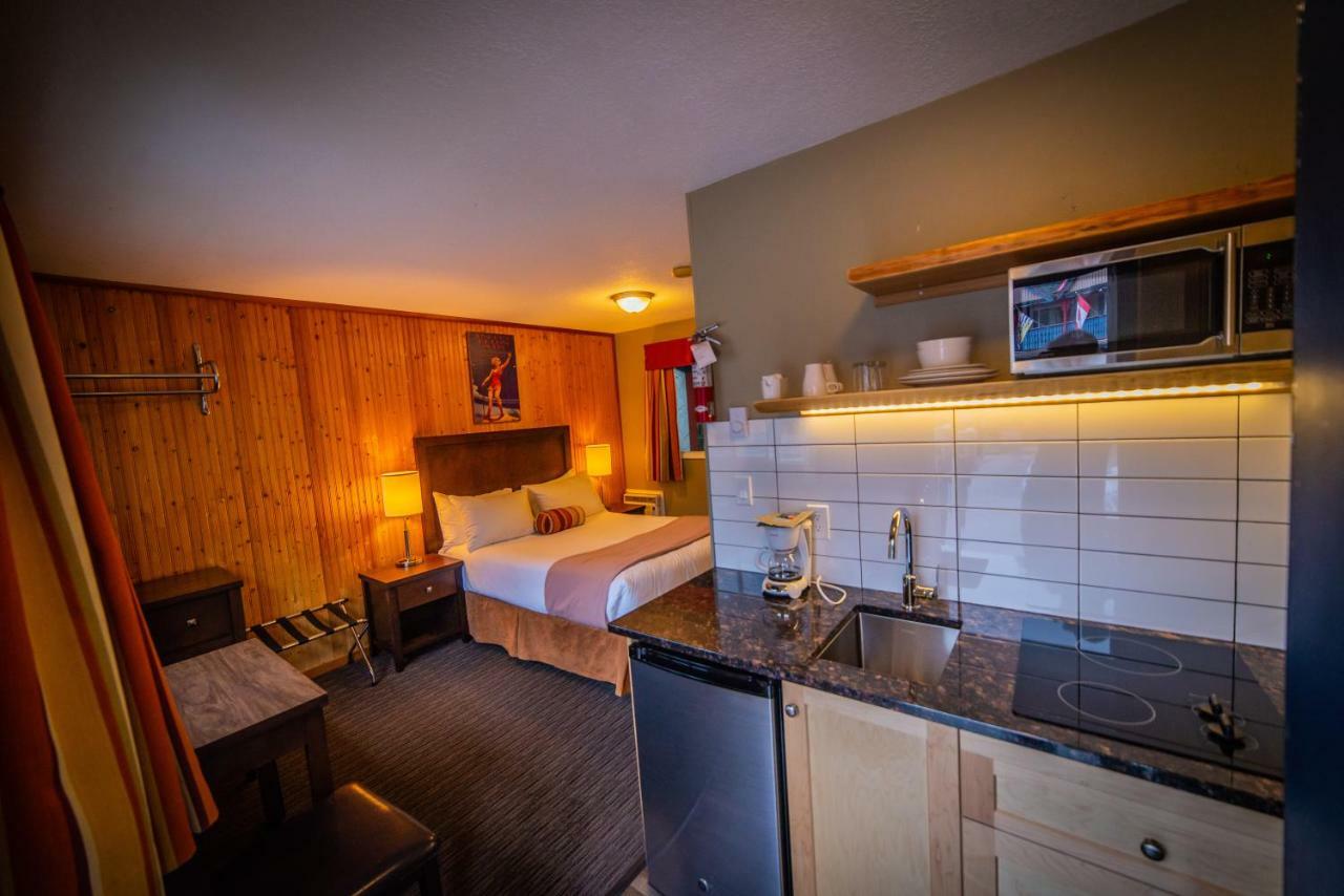 Alpine Inn & Suites Νέλσον Εξωτερικό φωτογραφία