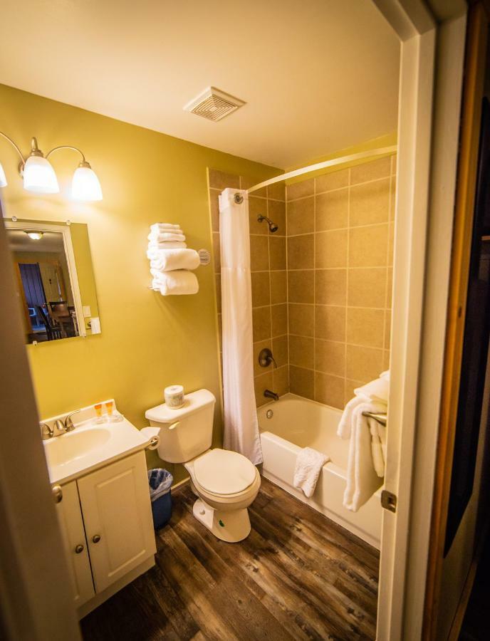 Alpine Inn & Suites Νέλσον Εξωτερικό φωτογραφία