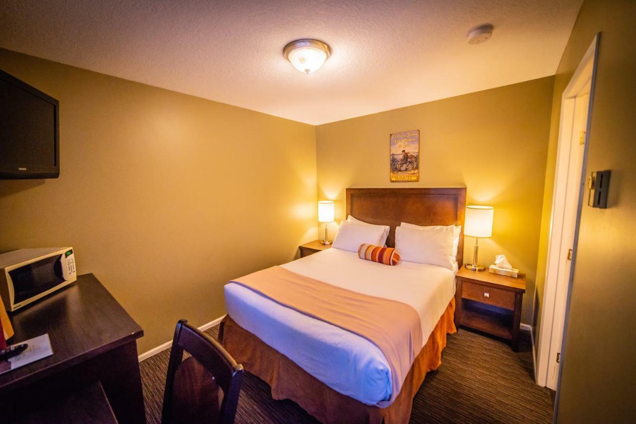 Alpine Inn & Suites Νέλσον Εξωτερικό φωτογραφία